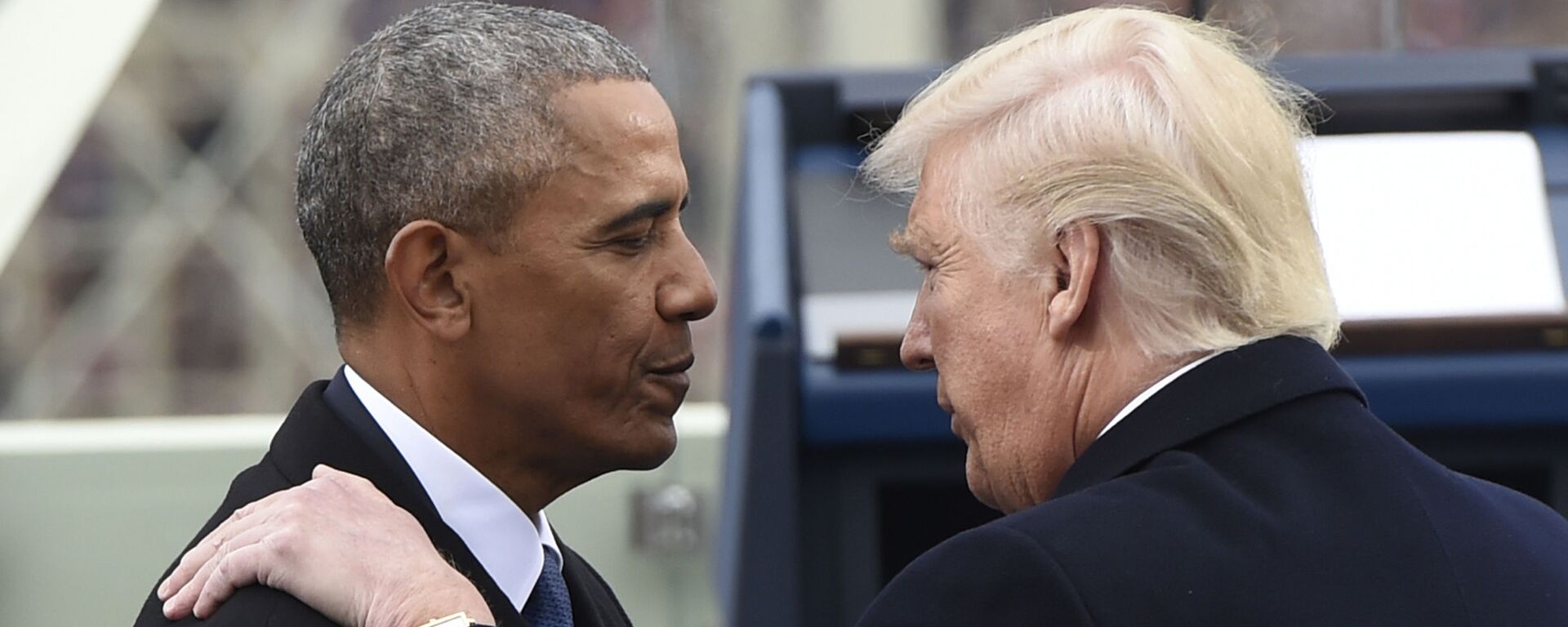 President Barack Obama speaks with President-elect Donald Trump during the presidential inauguration at the U.S. Capitol in Washington, Friday, Jan 20, 2017. - Sputnik Türkiye, 1920, 20.07.2025