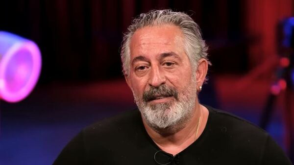 Cem Yılmaz - Sputnik Türkiye