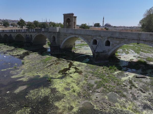 Edirne’nin en önemli su kaynaklarından biri olan Tunca Nehri, kuraklık ve aşırı sıcaklıkların etkisiyle alarm vermeye başladı. - Sputnik Türkiye