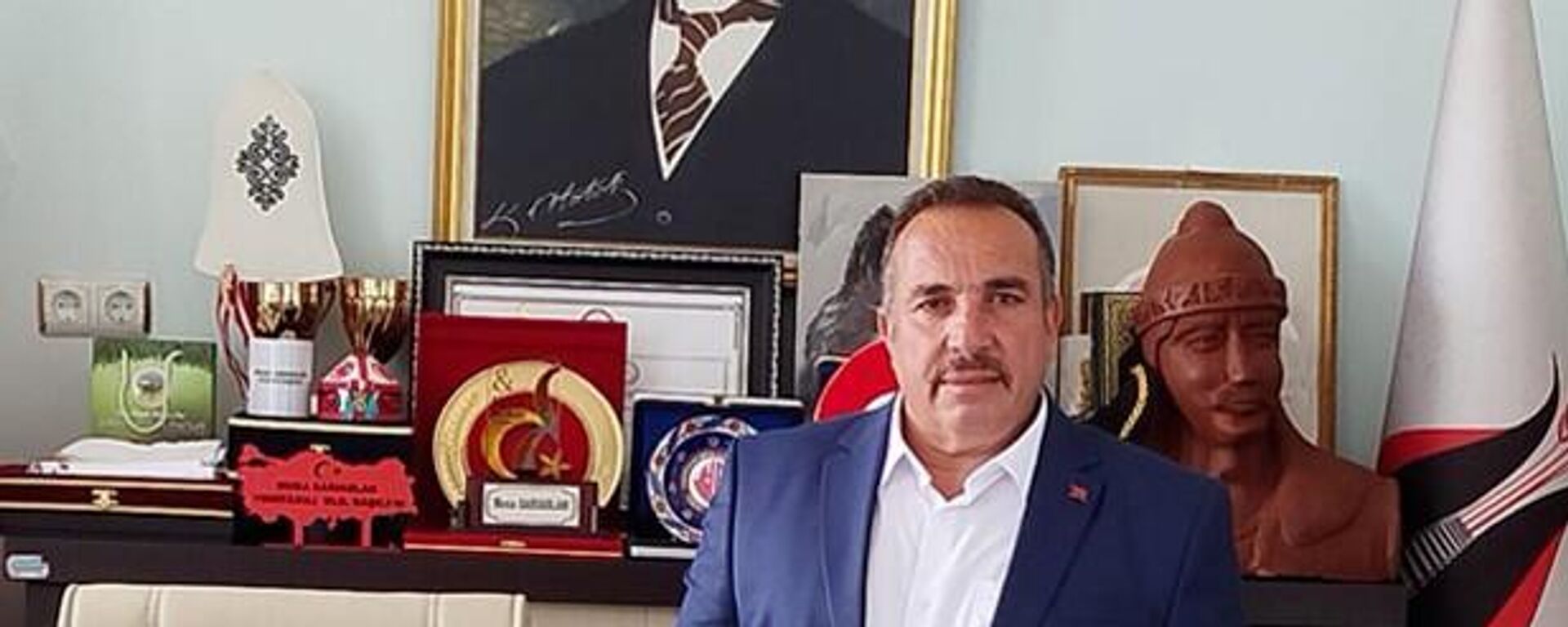 Yenifakılı Belediye Başkanı Musa Sarıaslan trafik kazasında hayatını kaybetti - Sputnik Türkiye, 1920, 25.07.2025