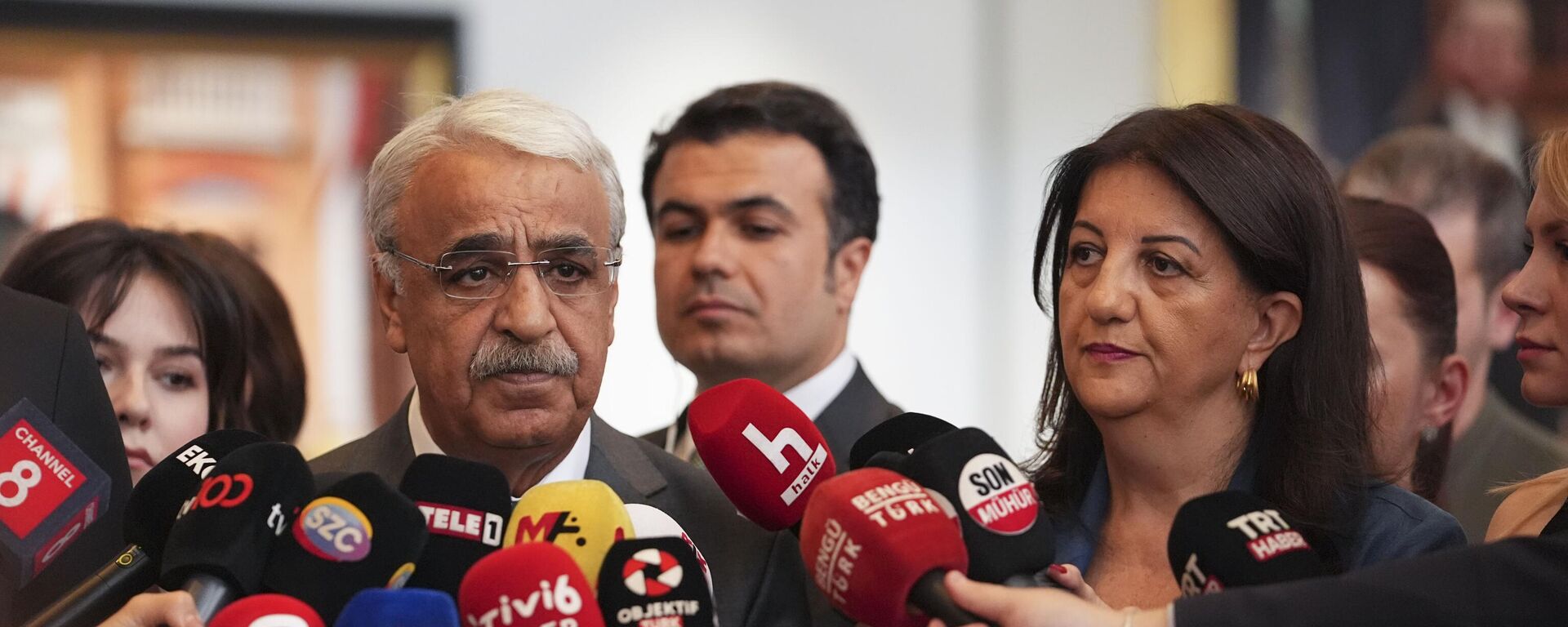 DEM Parti heyeti - Sputnik Türkiye, 1920, 03.10.2025