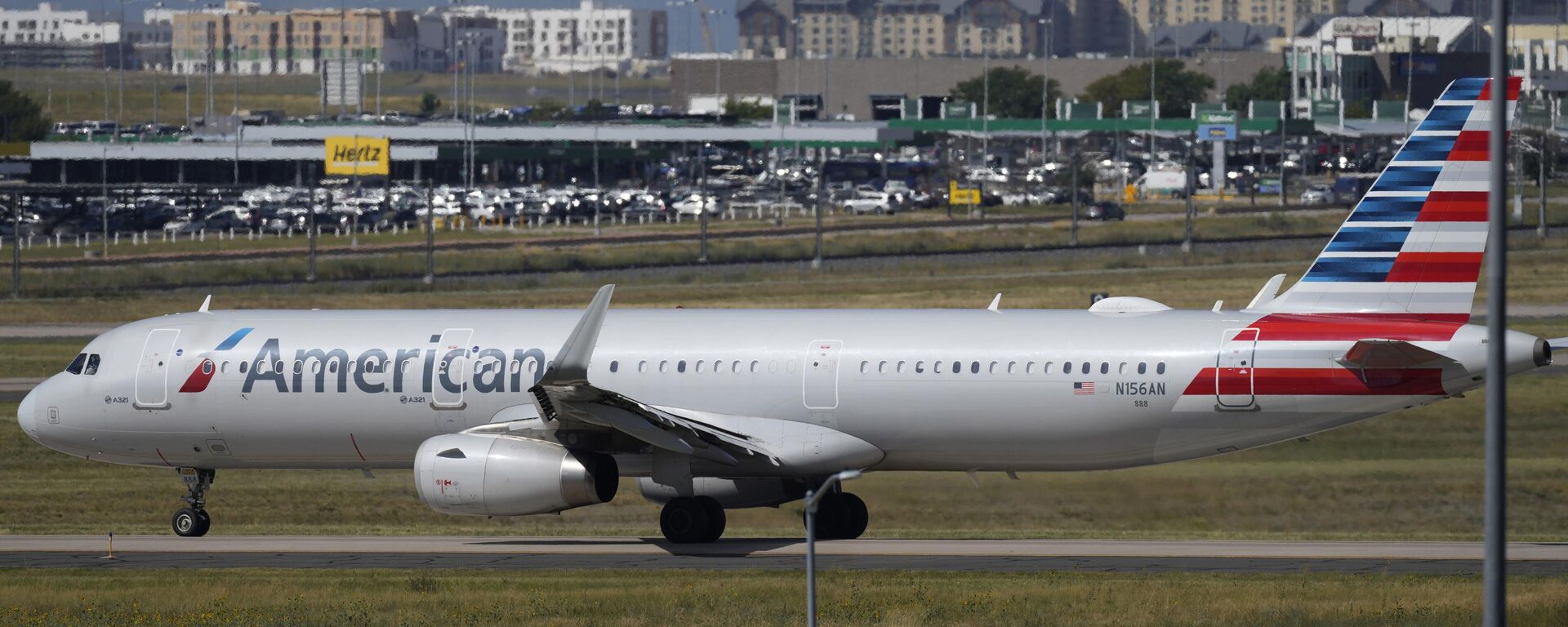 Uçak pistte alev aldı, yolcular acil tahliye edildi - Sputnik Türkiye, 1920, 27.07.2025