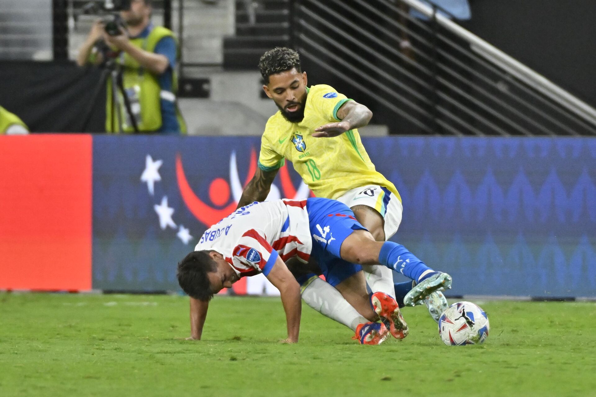 Douglas Luiz - Sputnik Türkiye, 1920, 28.07.2025