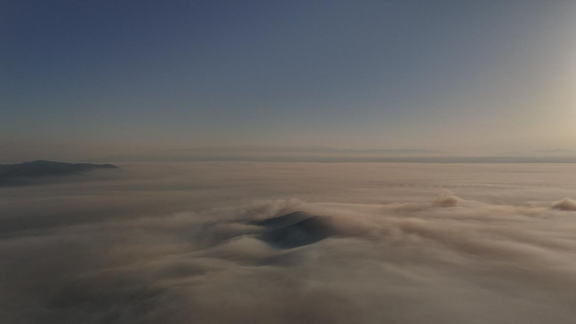 Yangın nedeniyle Orhaneli ve Harmancık ilçelerinin üstü dumanla kaplandı - Sputnik Türkiye, 1920, 28.07.2025