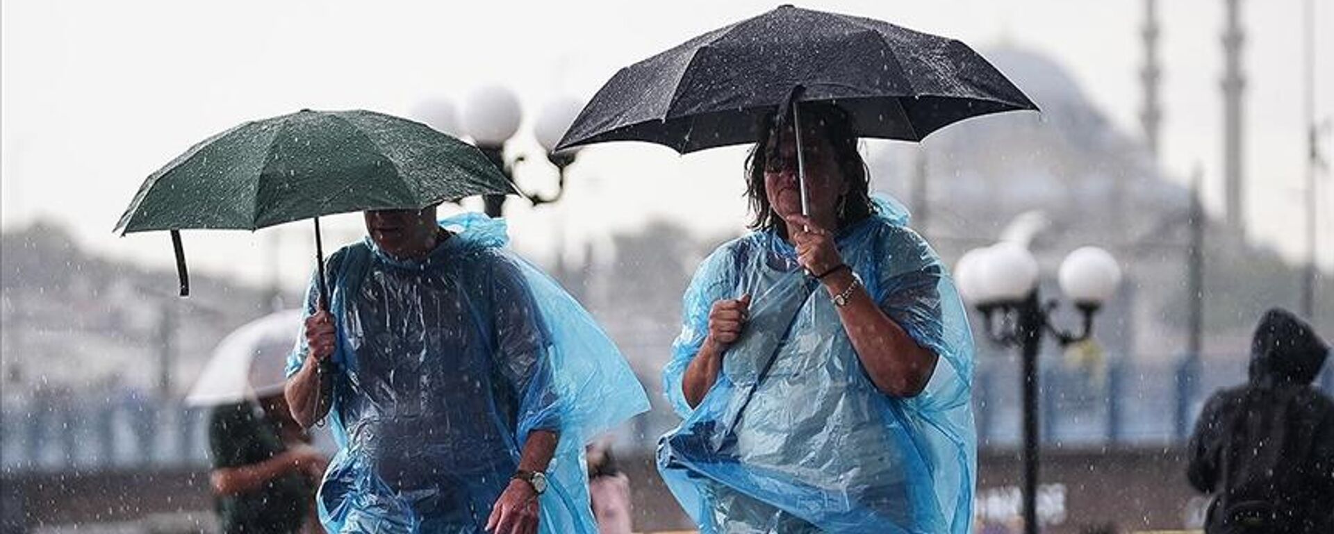 Sağanak yağış iki bölgede devam ediyor: Bugün hava nasıl olacak? - Sputnik Türkiye, 1920, 25.09.2025