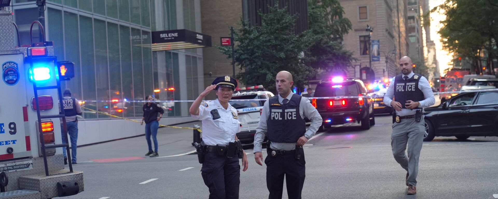 Manhattan'da silahlı saldırı: Gökdelendeki saldırıda polis memuru dahil 4 ölü - Sputnik Türkiye, 1920, 18.09.2025