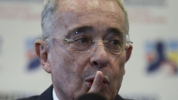 Eski Kolombiya Cumhurbaşkanı Álvaro Uribe Vélez suçlu bulundu - Sputnik Türkiye