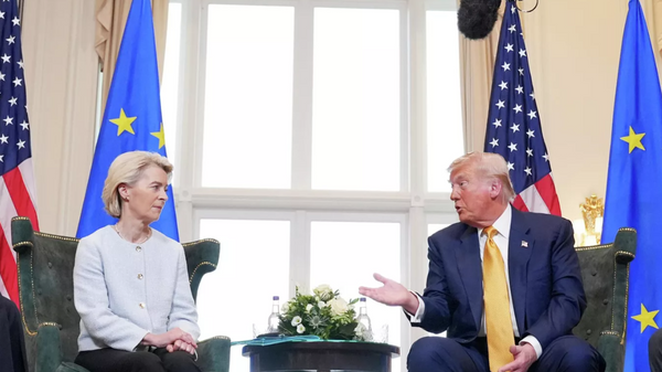 Ursula von der Leyen-Donald Trump görüşmesi - Sputnik Türkiye