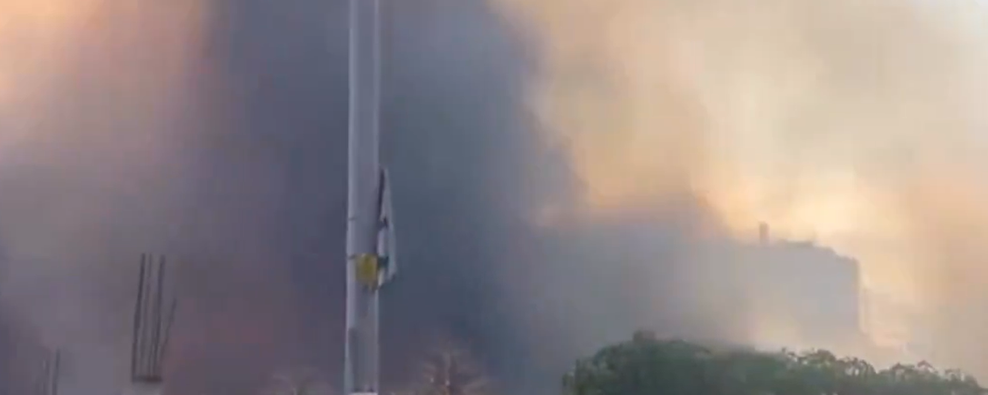 Esenyurt'ta yangın - Sputnik Türkiye, 1920, 02.08.2025