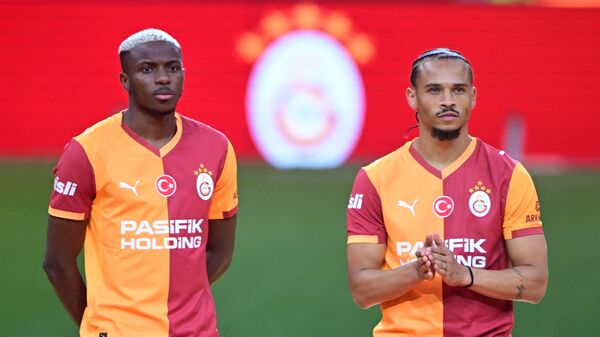 Galatasaray, Osimhen ve Sane için imza töreni düzenledi - Sputnik Türkiye