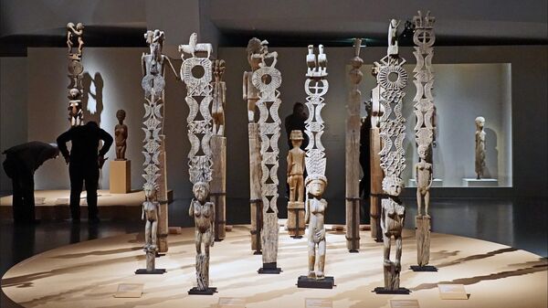 Madagaskar cenaze direkleri, Quai Branly Müzesi, Paris - Sputnik Türkiye