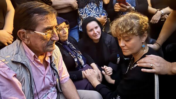 Sinem Somun annesi ve Yasemin Minguzzi - Sputnik Türkiye