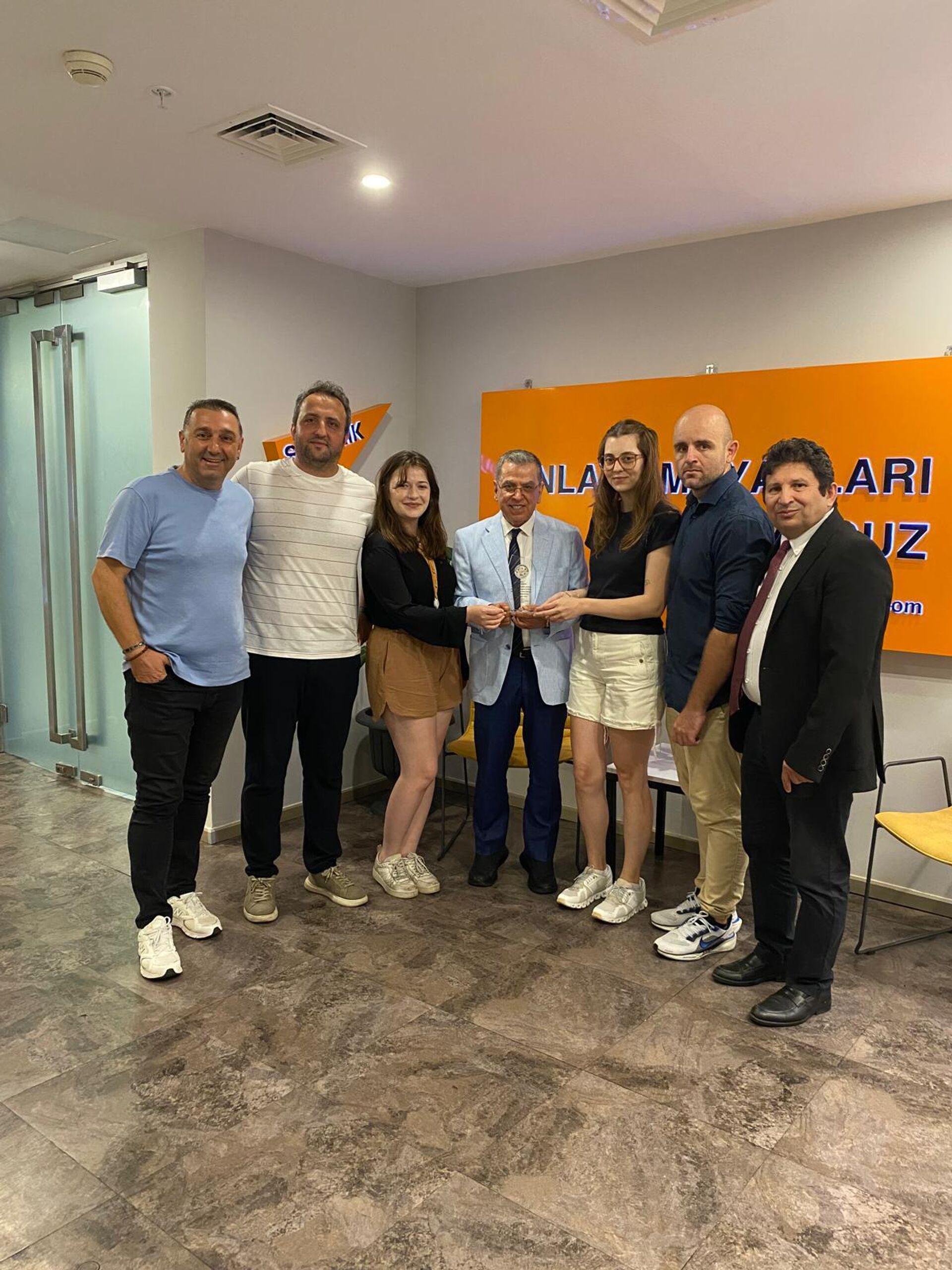 Tüketici Konfederasyo’nundan Radyo Sputnik’e ödül - Sputnik Türkiye, 1920, 06.08.2025