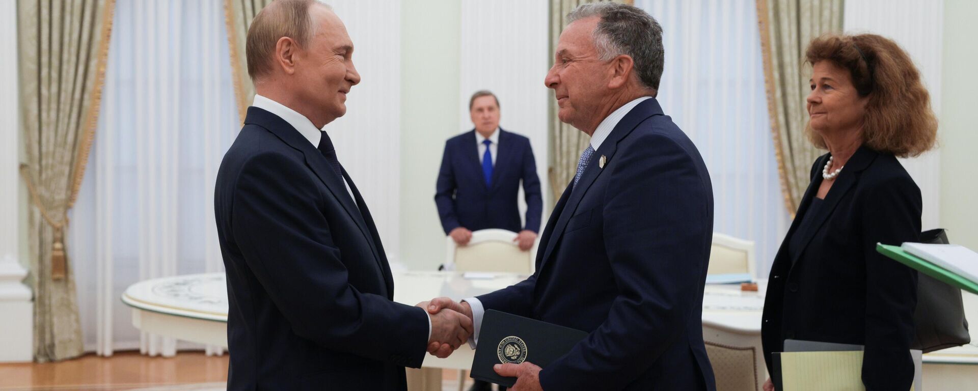 Tổng thống Nga Putin tiếp Đặc phái viên Tổng thống Hoa Kỳ Witkoff tại Điện Kremlin Tổng thống Nga Putin tiếp Đặc phái viên Tổng thống Hoa Kỳ Witkoff tại Điện Kremlin - Sputnik Türkiye, 1920, 06.08.2025