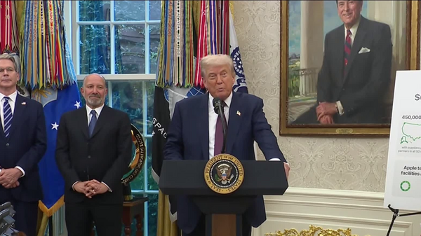 Trump, yarı iletken ithalatına yüzde 100 oranında tarife uygulayacağını duyurdu - Sputnik Türkiye