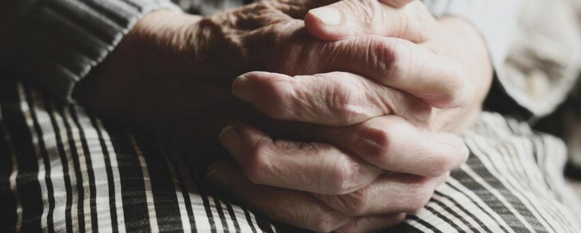 yaşlı insan - Sputnik Türkiye, 1920, 05.11.2025