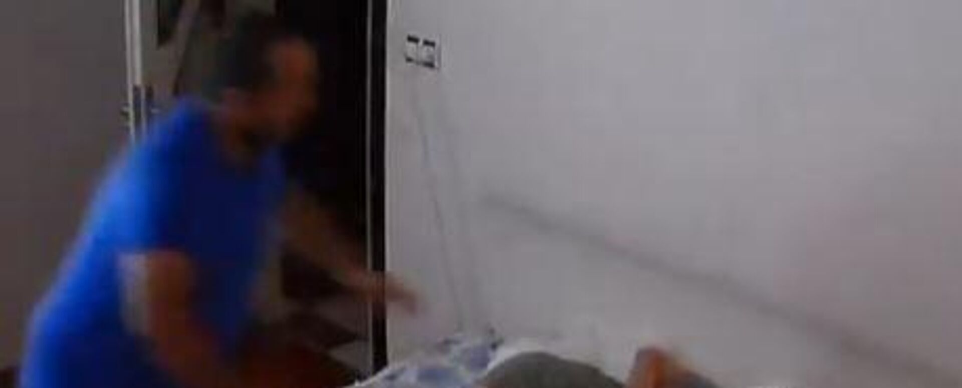 Denizli'de yatalak annesini darbeden şizofreni hastası gözaltına alındı
 - Sputnik Türkiye, 1920, 07.08.2025