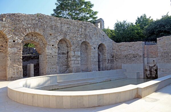 &quot;Burada kazı ve konservasyon çalışmalarımızı bitirdik. 1900 yıl öncesinde olduğu gibi aynı kanaldan suyu tekrar saldık ve havuza su akmaya başladı. Heyecan verici bir ortam oluştu. Geleceğe miras bırakmak anlamında ziyaretçilerin gezip görebilecekleri ve gezdiklerinde mutlu olacakları bir ortam oluştu.&quot; - Sputnik Türkiye