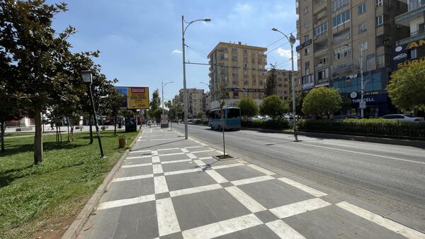 53 derece ulaşan Şanlıurfa'da kent bomboş kaldı - Sputnik Türkiye