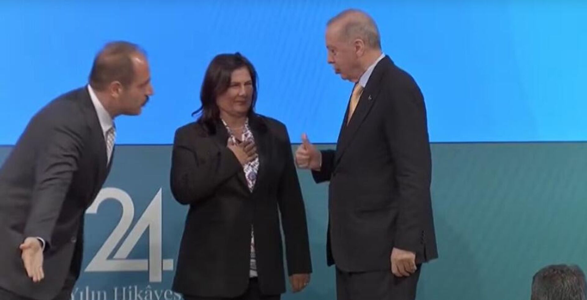 Özlem Çerçioğlu AK Parti'de - Sputnik Türkiye, 1920, 14.08.2025