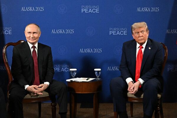 Rusya Devlet Başkanı Putin ve ABD Başkanı Trump arasındaki görüşme başladı - Sputnik Türkiye