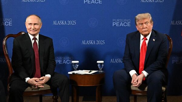 Rusya Devlet Başkanı Putin ve ABD Başkanı Trump Alaska'da - Sputnik Türkiye