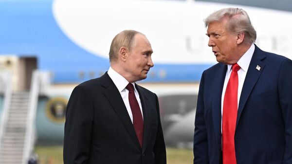Rusya Devlet Başkanı Putin ve ABD Başkanı Trump Alaska'da - Sputnik Türkiye
