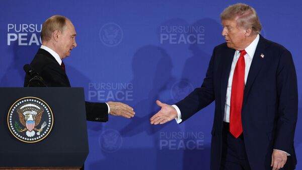 
Putin-Trump Zirvesi sona erdi: 'Görüşmelerimiz yapıcı ve karşılıklı saygı atmosferinde geçti' - Sputnik Türkiye