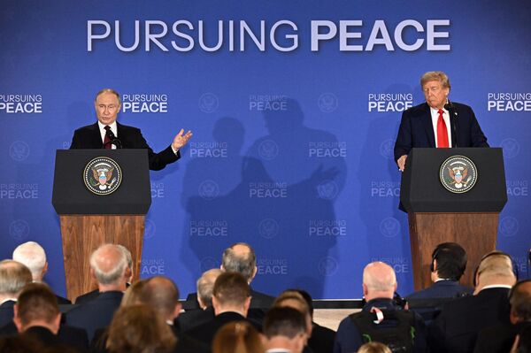 Putin-Trump basın açıklaması Putin-Trump basın açıklaması - Sputnik Türkiye