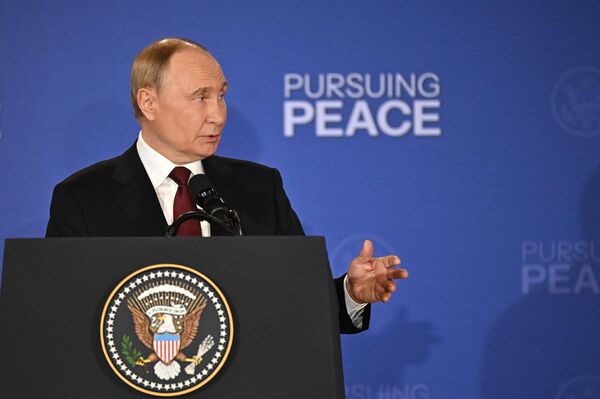 Putin-Trump basın açıklaması Putin-Trump basın açıklaması - Sputnik Türkiye