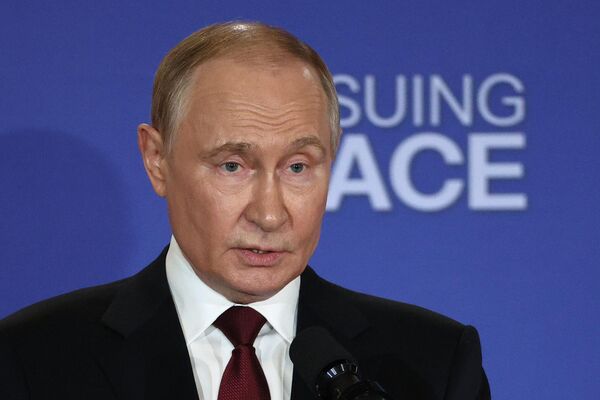 Putin-Trump basın açıklaması Putin-Trump basın açıklaması - Sputnik Türkiye