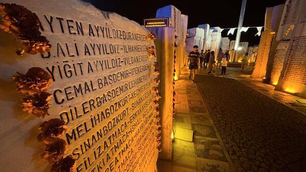 Marmara Depremi'nde hayatını kaybedenler saat 03.02'de anıldı - Sputnik Türkiye