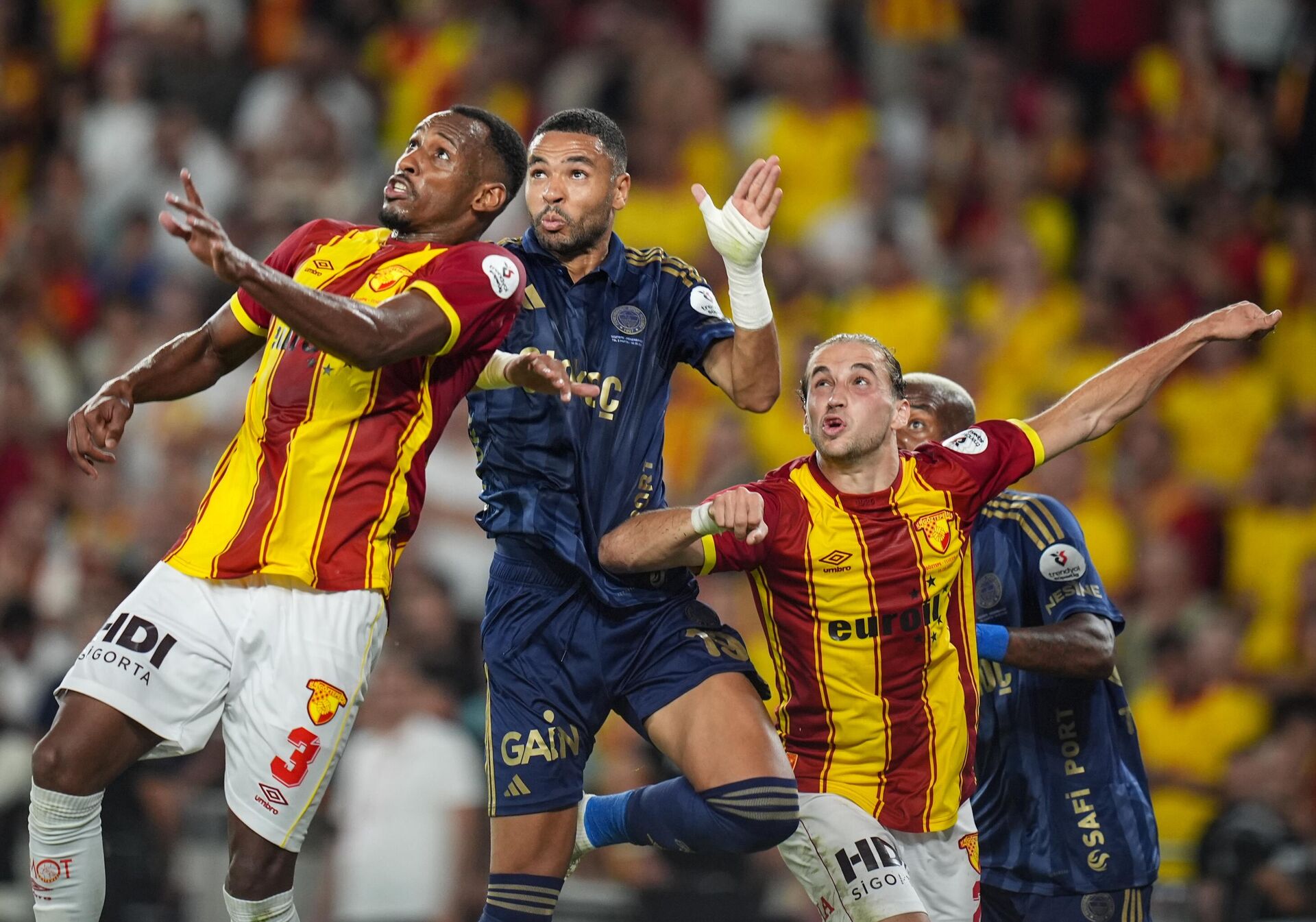 Göztepe maçının ardından: Duvar gibi savunma yaptılar - Sputnik Türkiye, 1920, 17.08.2025