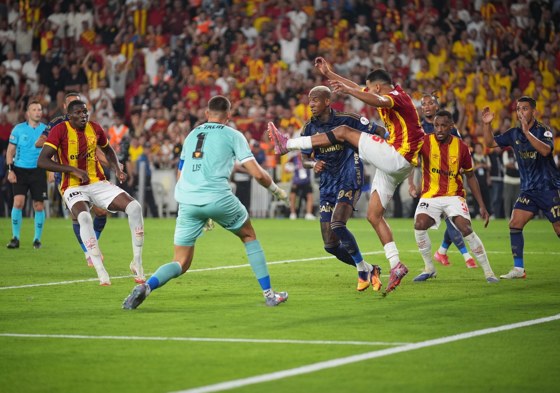 Göztepe maçının ardından: Duvar gibi savunma yaptılar - Sputnik Türkiye, 1920, 17.08.2025