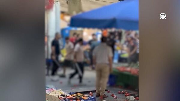 Pazar esnafıyla müşterilerin kavgası - Sputnik Türkiye