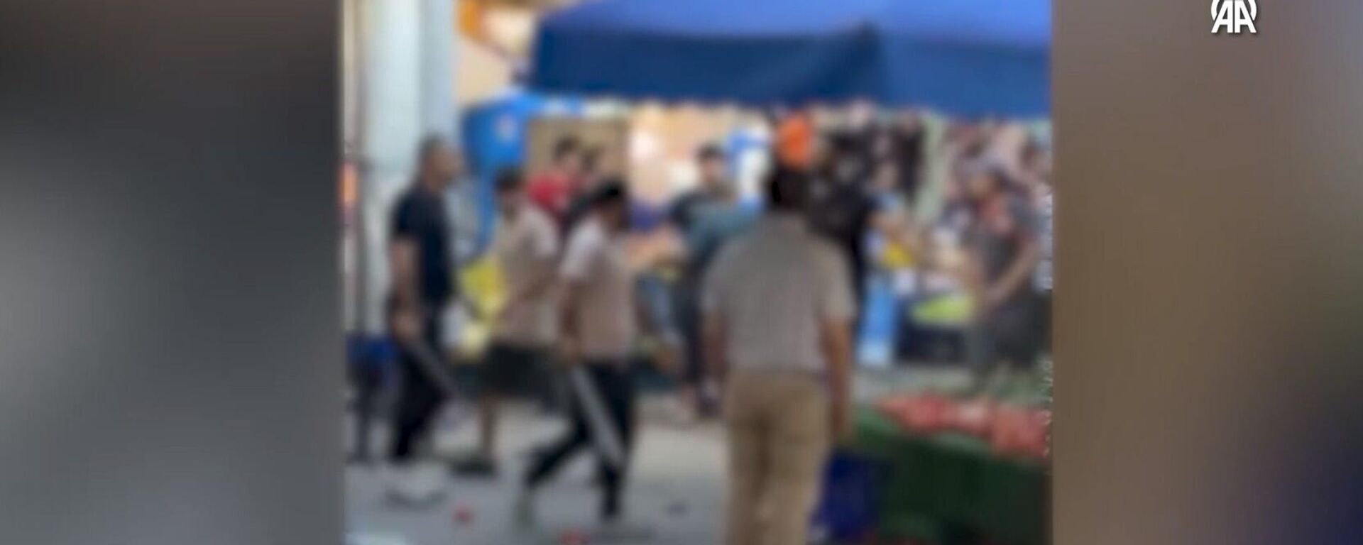 Pazar esnafıyla müşterilerin kavgası - Sputnik Türkiye, 1920, 20.08.2025