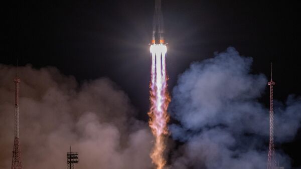 Soyuz-2-1b fırlatma aracının Bion-M uzay aracıyla Baykonur Uzay Üssü'nden fırlatılışı - Sputnik Türkiye