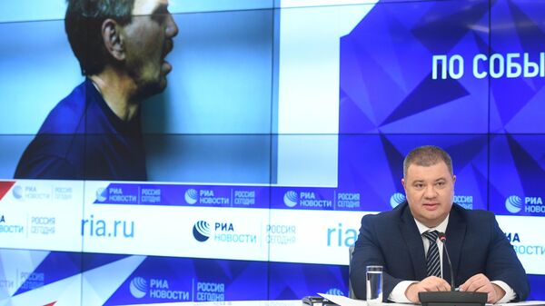 Подполковник Службы безопасности Украины Василий Прозоров на пресс-конференции в Международном мультимедийном пресс-центре МИА Россия сегодня в Москве по событиям на постмайданной Украине - Sputnik Türkiye