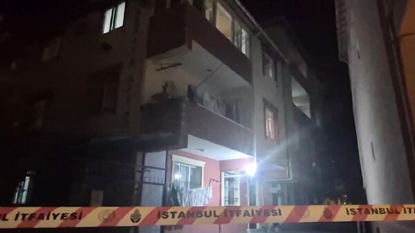 Büyükçekmece'de tedbir amacıyla boşaltılan 2 binada inceleme başlatıldı - Sputnik Türkiye