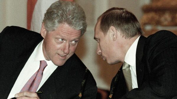 Vladimir Putin ve Bill Clinton - Sputnik Türkiye