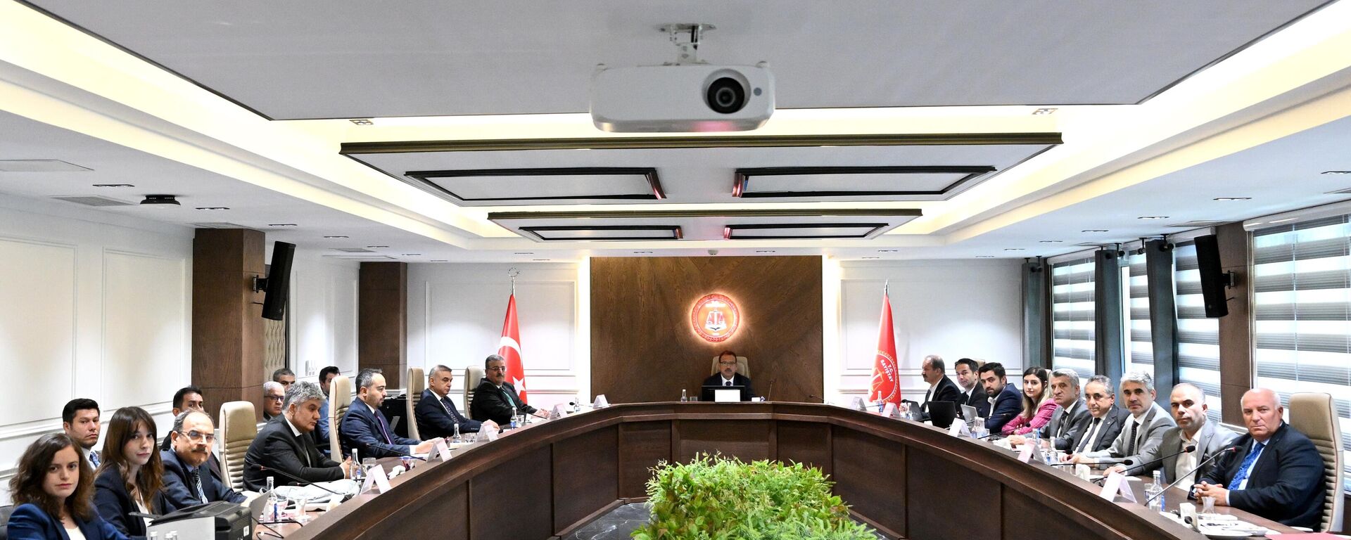 Kamu Görevlileri Hakem Kurulu üçüncü toplantısını yaptı
 - Sputnik Türkiye, 1920, 27.08.2025