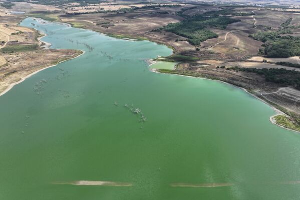 176 milyon metreküp depolama kapasitesine sahip olan baraj, bölgedeki tarımsal üretim için büyük önem taşıyor. - Sputnik Türkiye