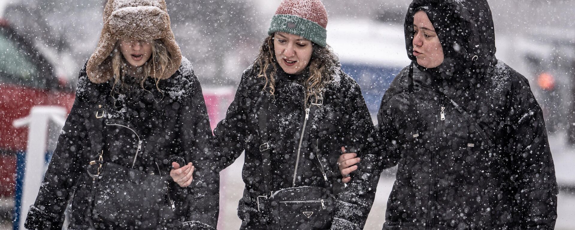 Kar yağışı - Sputnik Türkiye, 1920, 28.11.2025