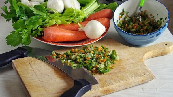 Negatif kalorili yiyecekler’ gerçeği: Kereviz gerçekten yedikçe zayıflatıyor mu? - Sputnik Türkiye