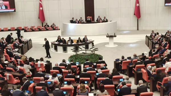 Doğum izni ve sosyal medya düzenlemesi Komisyon'a geliyor