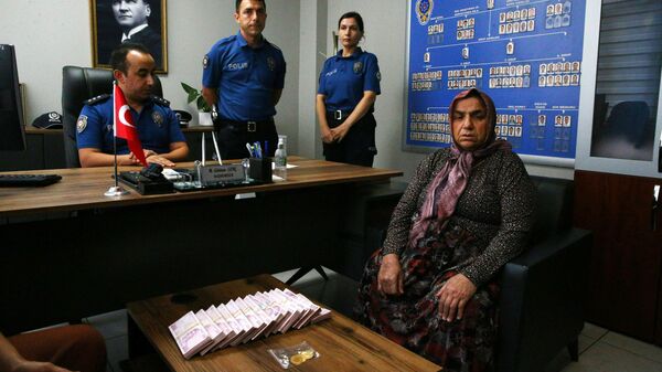 Adana altınları çalınan kadın - Sputnik Türkiye