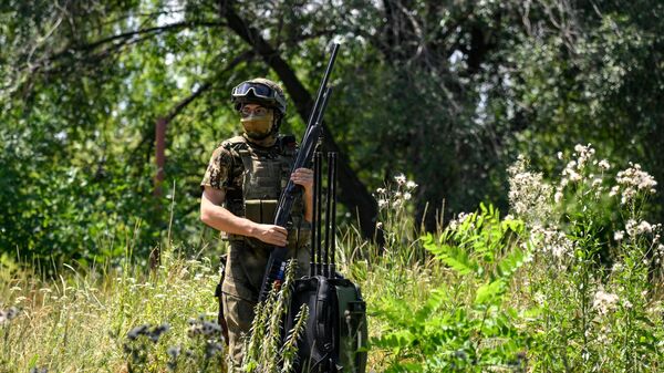 Rusya'nın özel askeri harekatına katılan bir asker - Sputnik Türkiye