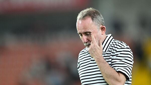 Beşiktaş Teknik Direktörü Sergen Yalçın, mağlup oldukları maç sonrası stattan üzgün ayrıldı - Sputnik Türkiye