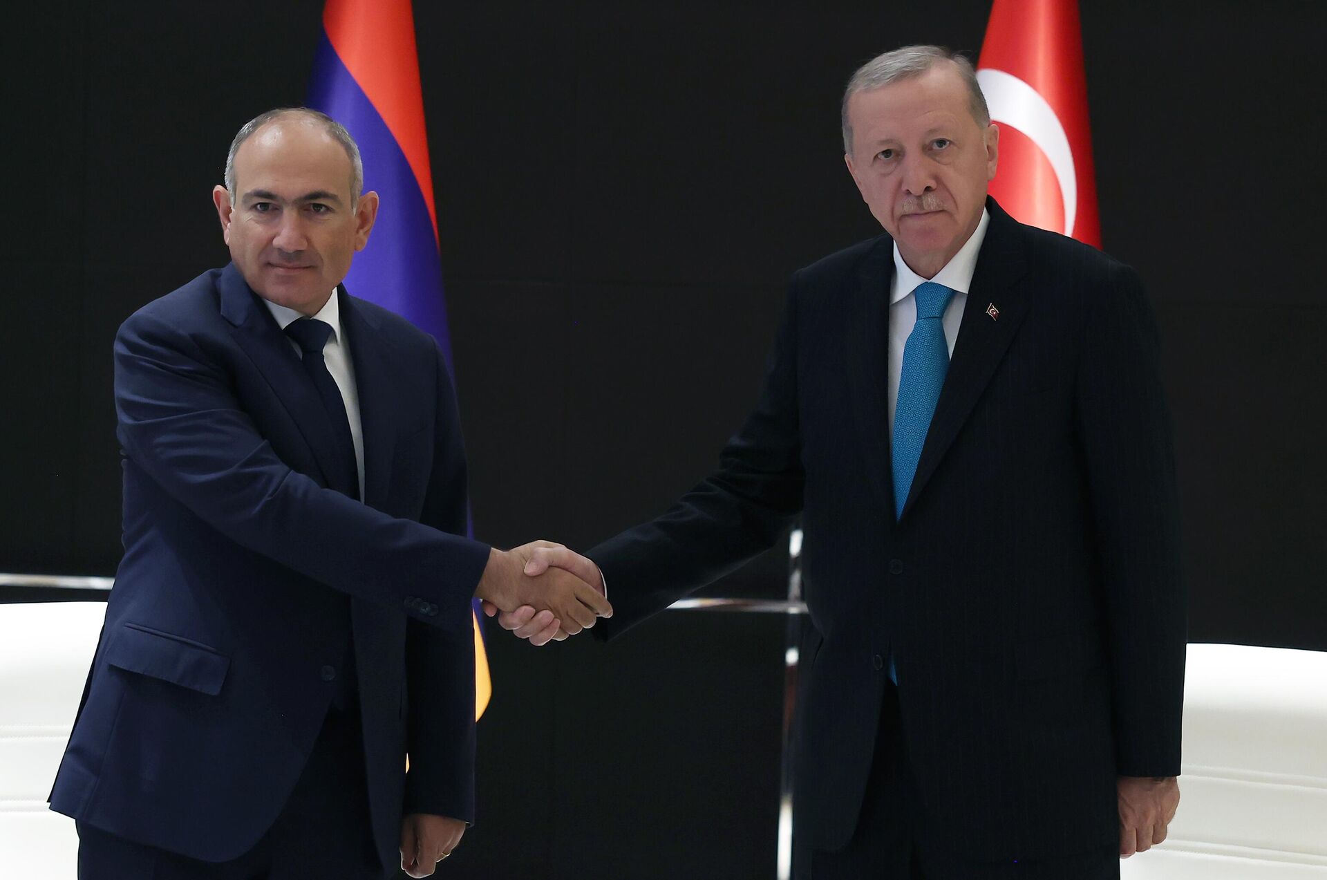 Erdoğan, liderler zirvesinde Aliyev ve Paşinyan ile görüştü - Sputnik Türkiye, 1920, 01.09.2025