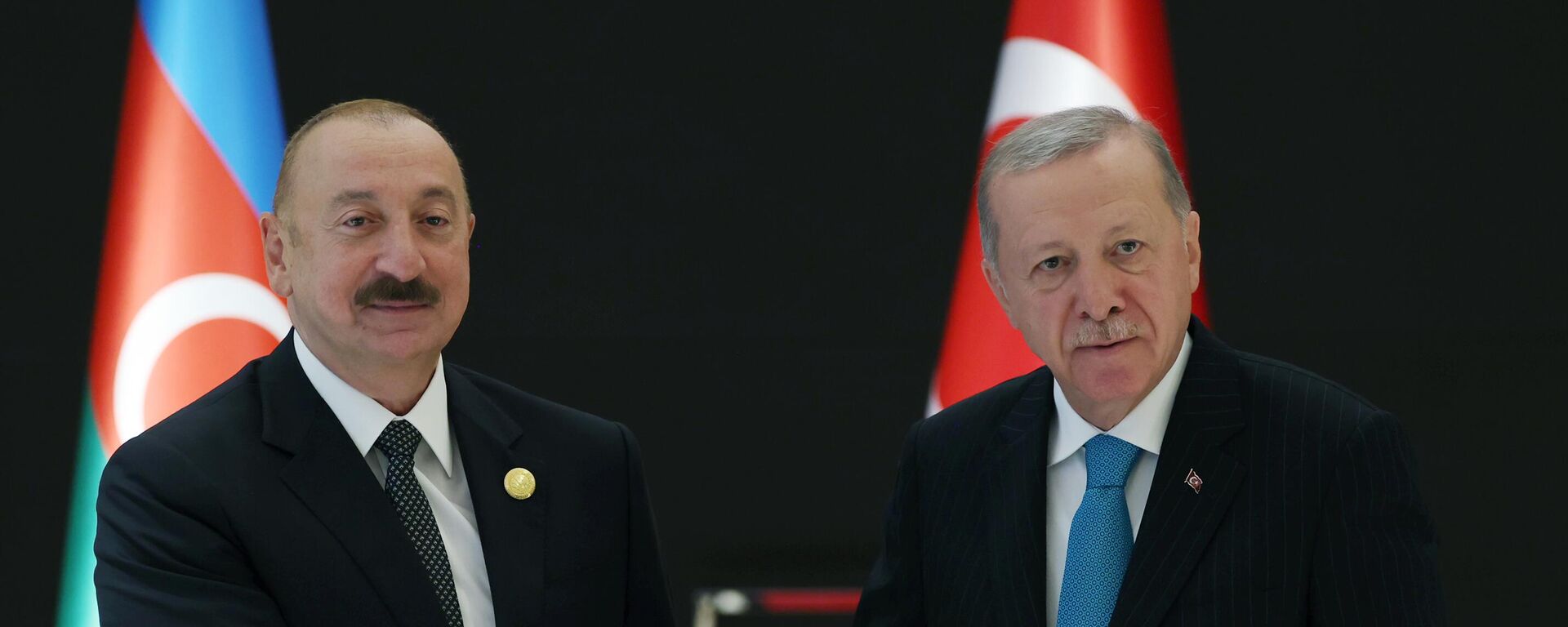 Erdoğan, liderler zirvesinde Aliyev ve Paşinyan ile görüştü - Sputnik Türkiye, 1920, 01.09.2025